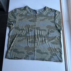 This camo top American eagle is a size womens M.